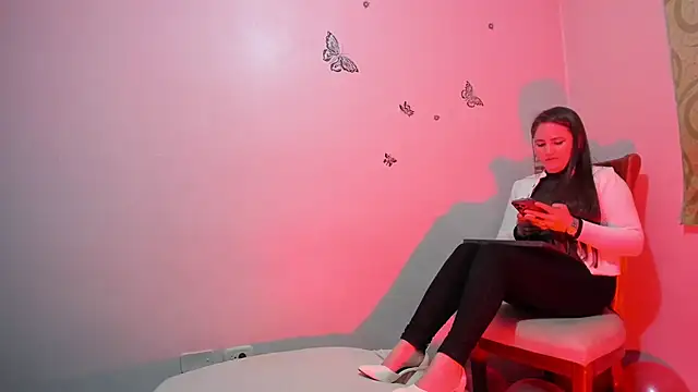 Snapshot of tiffanystorms- chatting on November 2025 03:54:01 AM tiffanystorms- online show from November 2025 03:54:01 AM