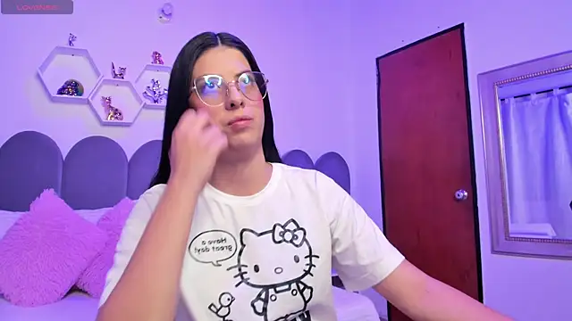 lunagomez24 online show from January 2026 01:54:02 AM