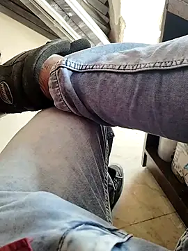 Snapshot of Roy___121 chatting on February 2026 05:28:02 AM Roy 121 online show from February 2026 05:28:02 AM