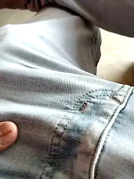 Roy   121 online show from April 2026 04:48:01 AM