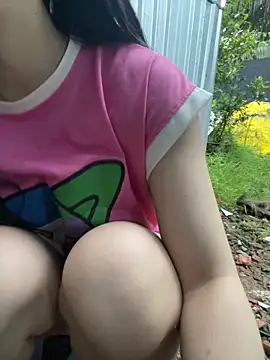 XndSeraphina online show from December 2025 09:51:02 AM