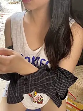 XndSeraphina online show from April 2026 04:48:01 AM