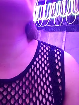 Snapshot of akura-03 chatting on December 2025 01:40:02 PM akura-03 online show from December 2025 01:40:02 PM