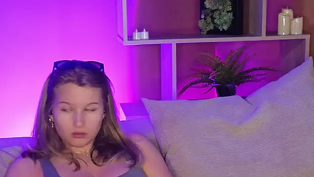 ImiMonroe online show from June 2026 04:43:02 AM