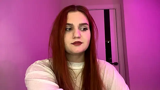 Red Ava online show from December 2025 03:43:02 PM