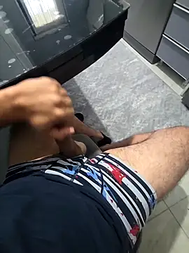 Snapshot of cesmegenc98 chatting on November 2025 01:22:02 PM cesmegenc98 online show from November 2025 01:22:02 PM