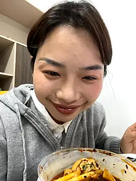 GYYoo online show from November 2025 05:00:02 AM