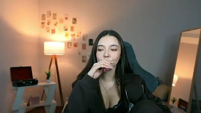 Vexorine online show from April 2026 08:09:02 PM