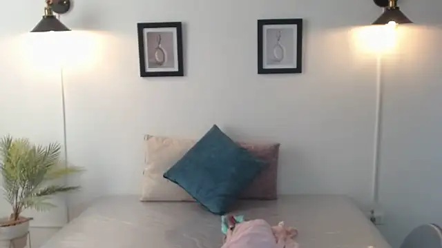 Juliana  lx online show from April 2026 02:01:02 PM