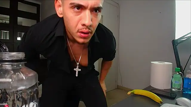 ElijahThorne online show from January 2026 04:04:01 AM