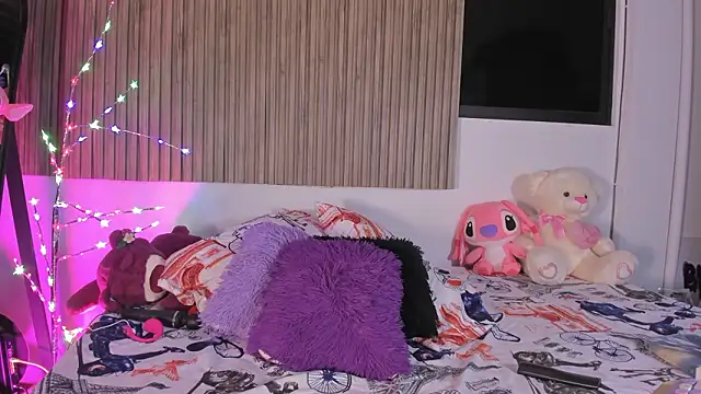 Snapshot of Hayley-Fox chatting on February 2026 01:11:01 AM Hayley-Fox online show from February 2026 01:11:01 AM