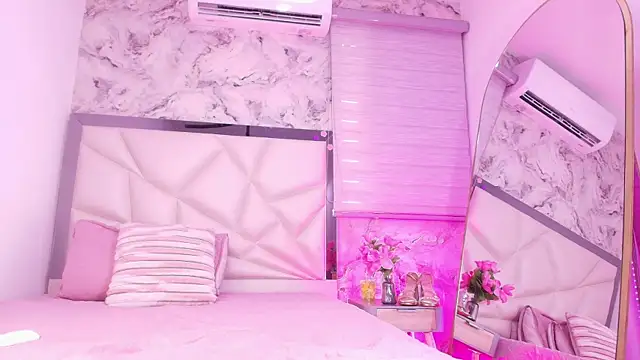 lili jhonson online show from April 2026 12:09:02 PM