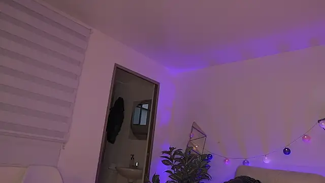 megan ssmith online show from December 2025 09:24:02 PM