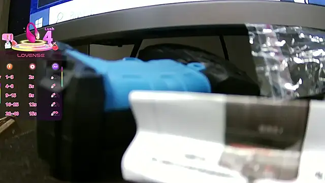 katthyasmitth online show from November 2025 09:37:02 PM