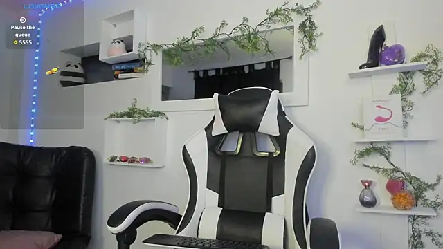 Snapshot of Ariel_Laurentt chatting on February 2026 03:46:02 AM Ariel Laurentt online show from February 2026 03:46:02 AM