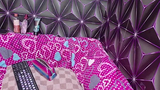 Snapshot of LyaRose chatting on November 2025 12:48:02 PM LyaRose online show from November 2025 12:48:02 PM