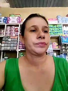 Snapshot of MIA-LARIOS chatting on May 2026 02:33:01 PM MIA-LARIOS online show from May 2026 02:33:01 PM