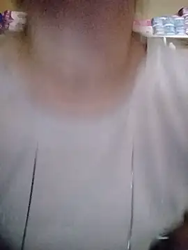 Snapshot of MIA-LARIOS chatting on May 2026 02:59:01 PM MIA-LARIOS online show from May 2026 02:59:01 PM