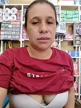 Snapshot of MIA-LARIOS chatting on July 2026 03:28:01 PM MIA-LARIOS online show from July 2026 03:28:01 PM