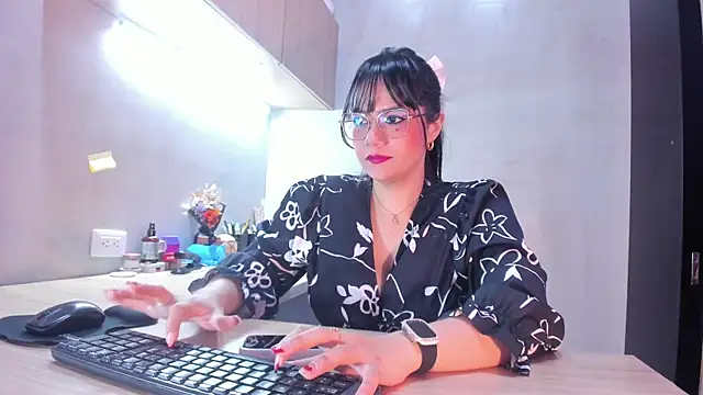 Snapshot of Haylenpark chatting on May 2026 09:49:02 AM Haylenpark online show from May 2026 09:49:02 AM