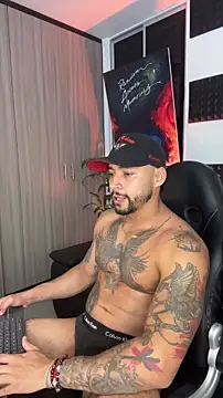 Snapshot of NikoHank chatting on December 2025 08:31:02 AM NikoHank online show from December 2025 08:31:02 AM