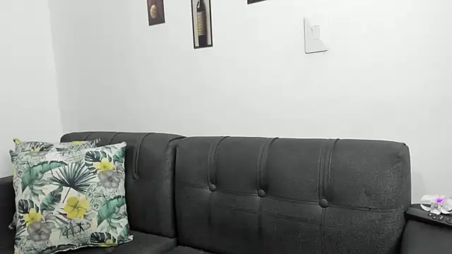 Snapshot of Violeta_Gracee chatting on November 2025 11:37:01 PM Violeta Gracee online show from November 2025 11:37:01 PM