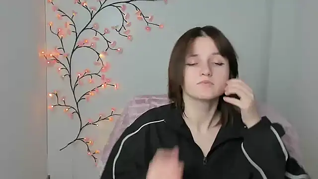 Alice Wonderme online show from January 2026 12:32:02 PM