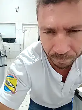 RobertoLuiz84 online show from April 2026 01:41:02 PM