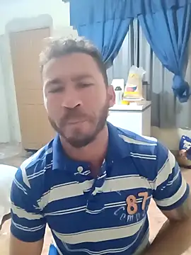 RobertoLuiz84 online show from May 2026 07:02:02 AM