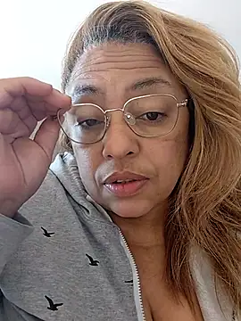 Snapshot of Halanamorena chatting on November 2025 11:33:02 AM Halanamorena online show from November 2025 11:33:02 AM