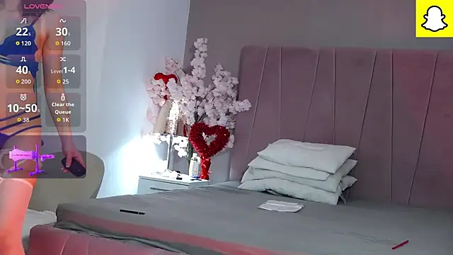 Snapshot of DeniseSun chatting on February 2026 04:11:01 AM DeniseSun online show from February 2026 04:11:01 AM