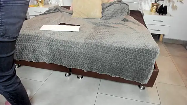 Mysterius Woman online show from March 2026 01:06:01 PM