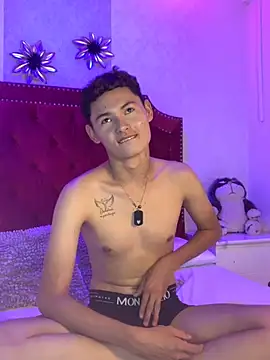 Milan Rizo online show from November 2025 08:19:01 PM