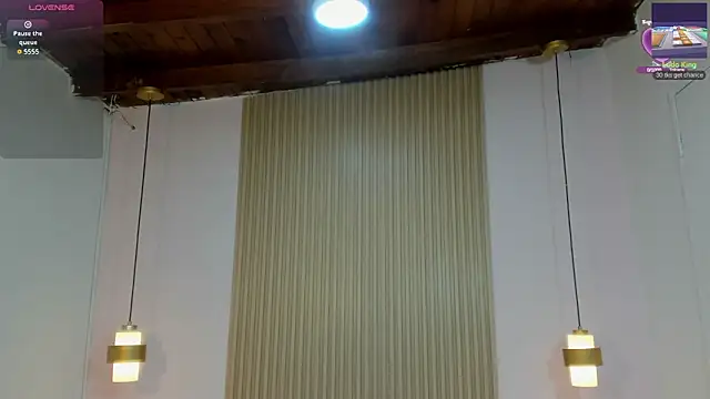 Snapshot of Izelevans chatting on February 2026 01:01:02 PM Izelevans online show from February 2026 01:01:02 PM