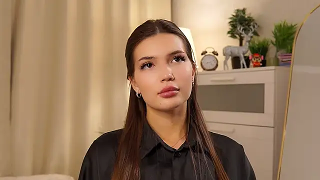 Snapshot of MiriamFeavel chatting on November 2025 12:38:02 PM MiriamFeavel online show from November 2025 12:38:02 PM