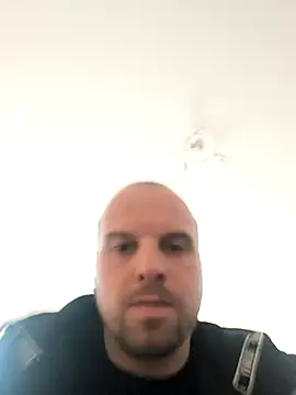 Phoenix2310 online show from December 2025 08:42:02 AM