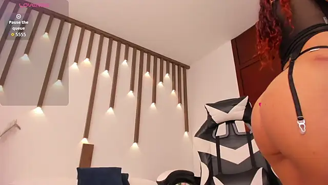 lindaa natashaa  online show from February 2026 07:24:02 PM