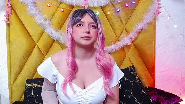 Snapshot of CandySwan chatting on December 2025 04:31:02 AM CandySwan online show from December 2025 04:31:02 AM