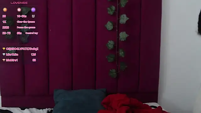 Tinyy Star online show from December 2025 05:04:02 AM