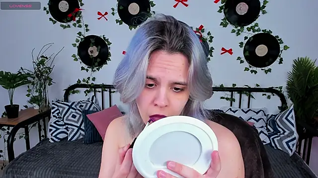 LiraBelle online show from April 2026 03:12:02 AM