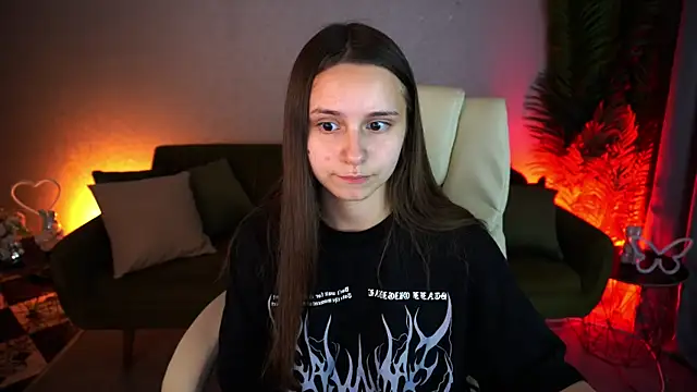 TinyNatalie online show from June 2026 07:25:02 PM