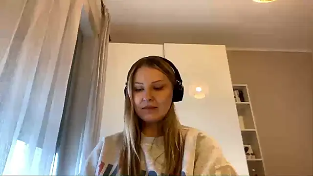 BrianneVaneps online show from December 2025 12:14:02 PM
