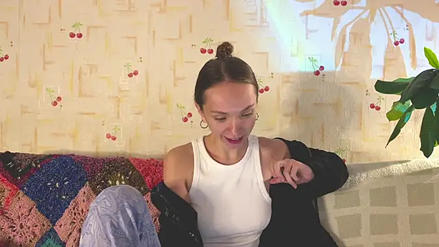 Snapshot of PaulaTisch chatting on December 2025 04:12:02 PM PaulaTisch online show from December 2025 04:12:02 PM