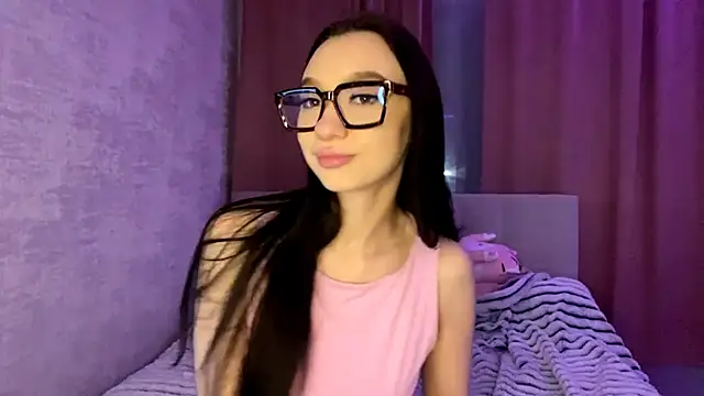 KristaLarmon online show from December 2025 04:27:01 PM