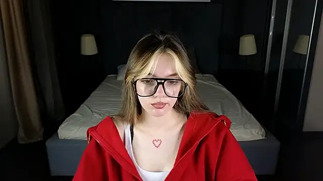 MILLIE MUR online show from December 2025 05:55:02 AM