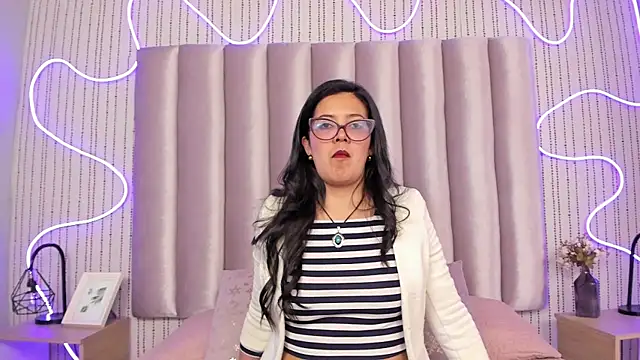 TAMARALEWISMD online show from December 2025 04:11:02 AM