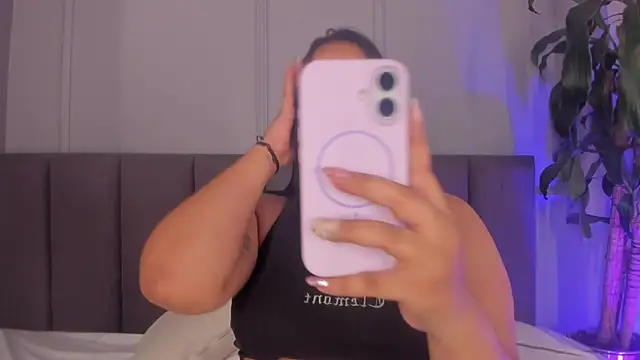 alejandrarojas  online show from June 2026 01:01:02 PM