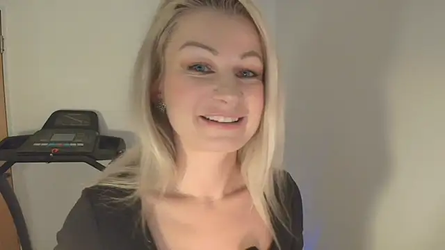 Sweet Eira online show from January 2026 04:00:01 PM