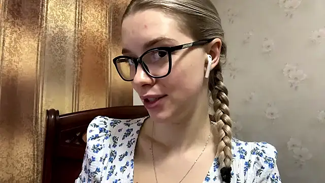 MichikoWienandt online show from November 2025 05:08:02 AM