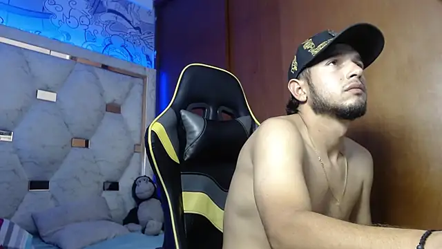 Couple wildd  online show from January 2026 10:13:02 PM